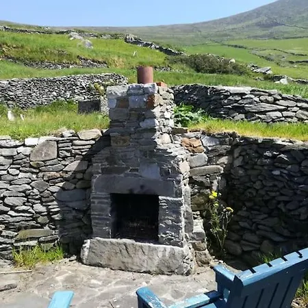Coastal Cottage, On Wild Atlantic Way بيت للعطل دينغل